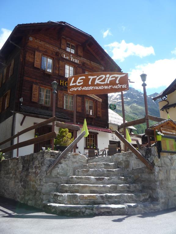 Hotel - Petit-Dejeuner Le Trift Зинал Екстериор снимка